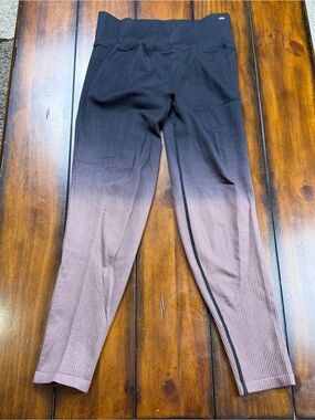 PINK Victoria's Secret Ombre Ribbed Leggings in Black and Brown